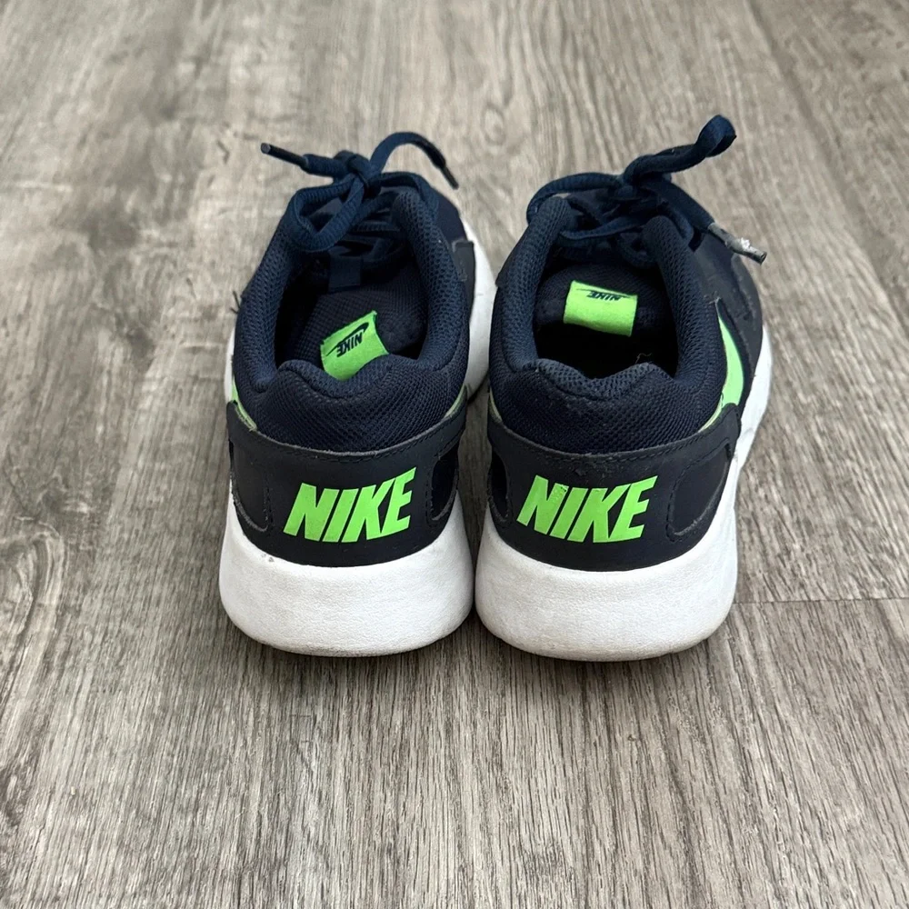 Nike Kids' Navy and Neon Green Sneakers